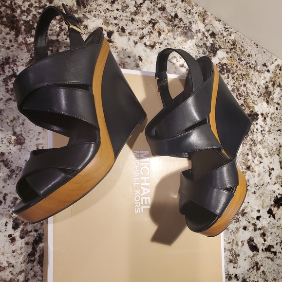 Michael, Michael Kors wedge size 8.5 - Picture 3 of 9
